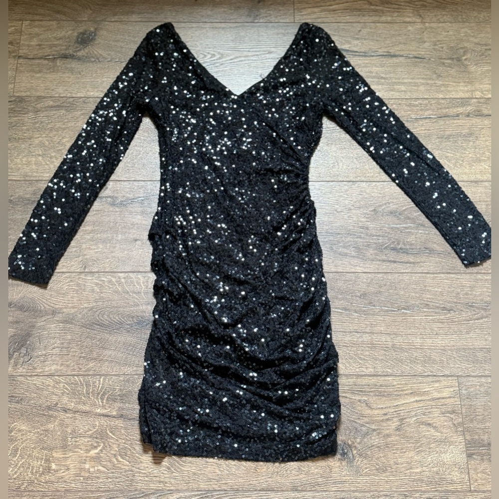 Badgley Mischka Go Out with a Bang black sequin dress size M